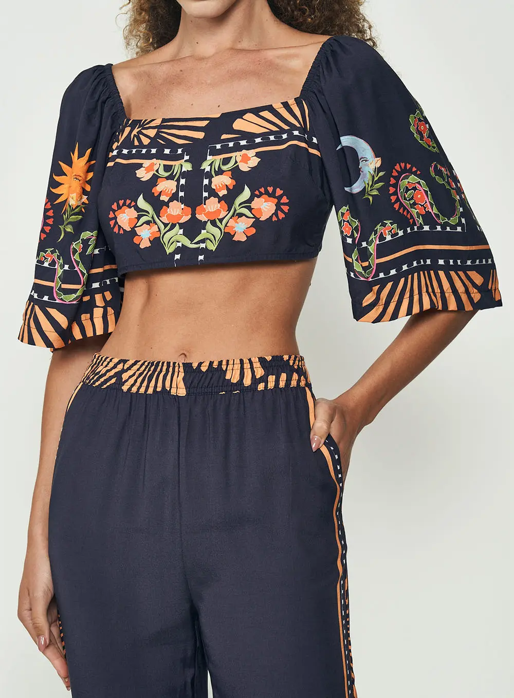 Blusa Cropped Estampada Estampados