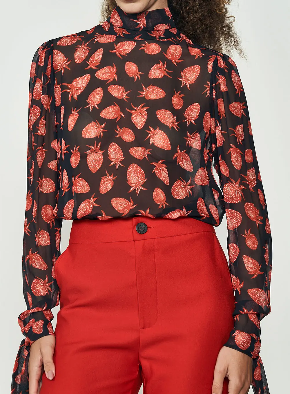 Blusa Estampada Manga Longa Gola Alta Estampados