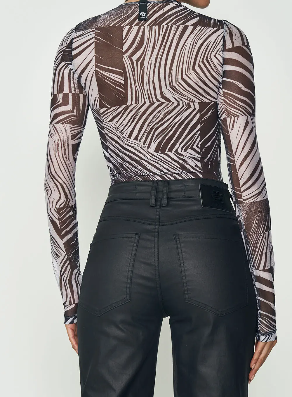 Blusa Justa Estampada Manga Longa Em Tule Estampados