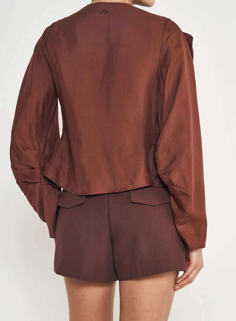 Blusa Com Abertura Frontal E Aplicação Marrom
