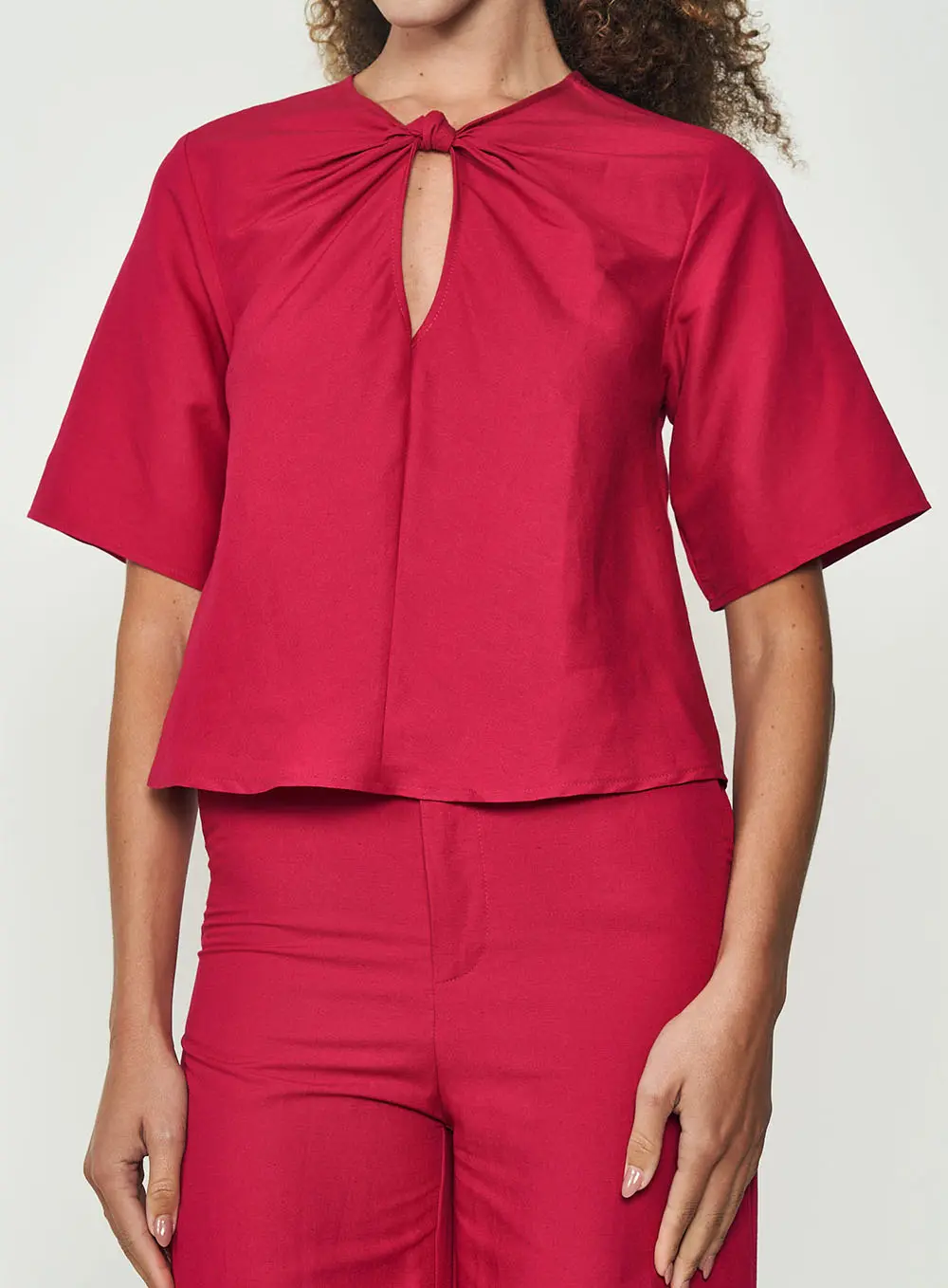 Blusa Solta Com Detalhe Em Nó Rosa Timeless