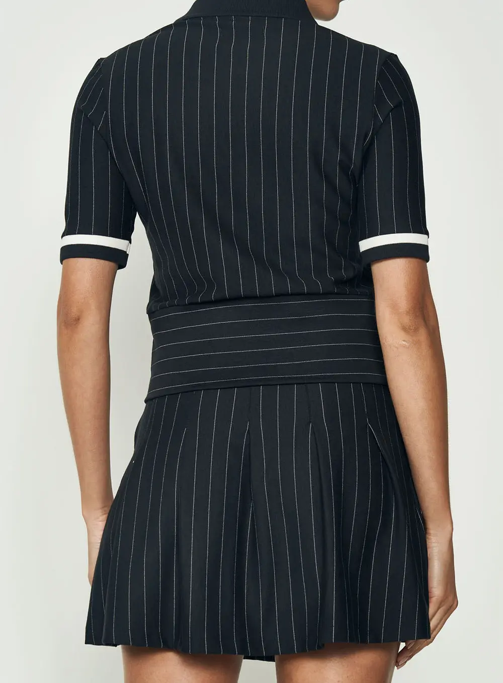 Blusa Feminina Ajustada Com Detalhe Em Listras Preto