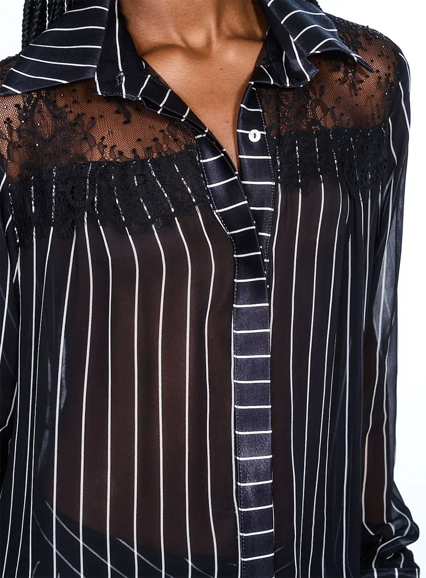 Camisa Estampada Detalhe Renda Estampados 3