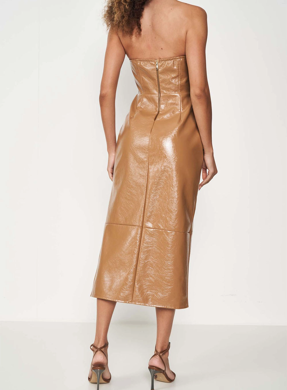 Vestido Slim Sem Alças Marrom Evermore