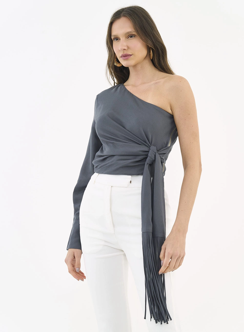 Blusa Assimétrica Com Franjas Cinza 3