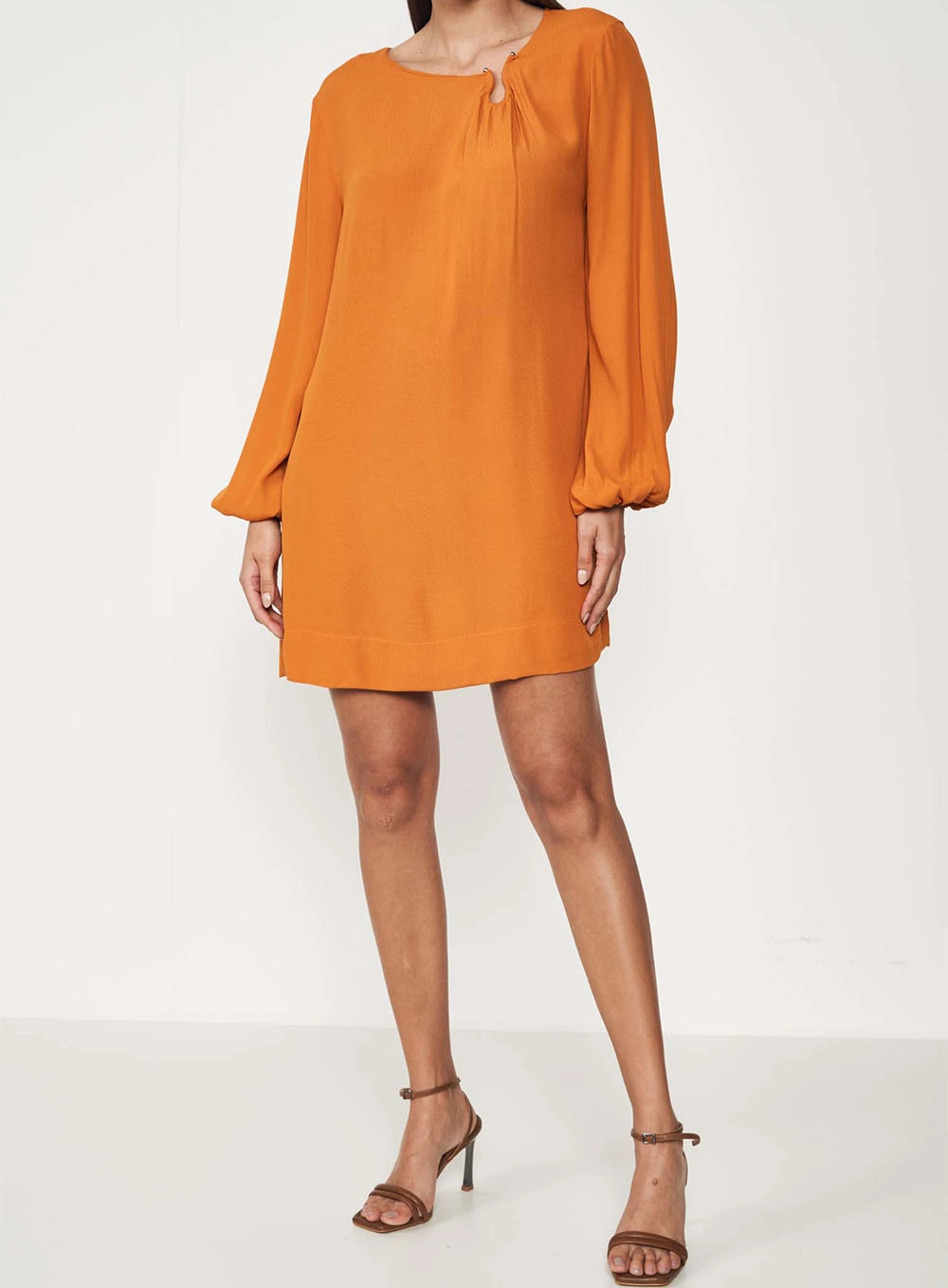 Vestido Curto Manga Bufante Marrom Evermore