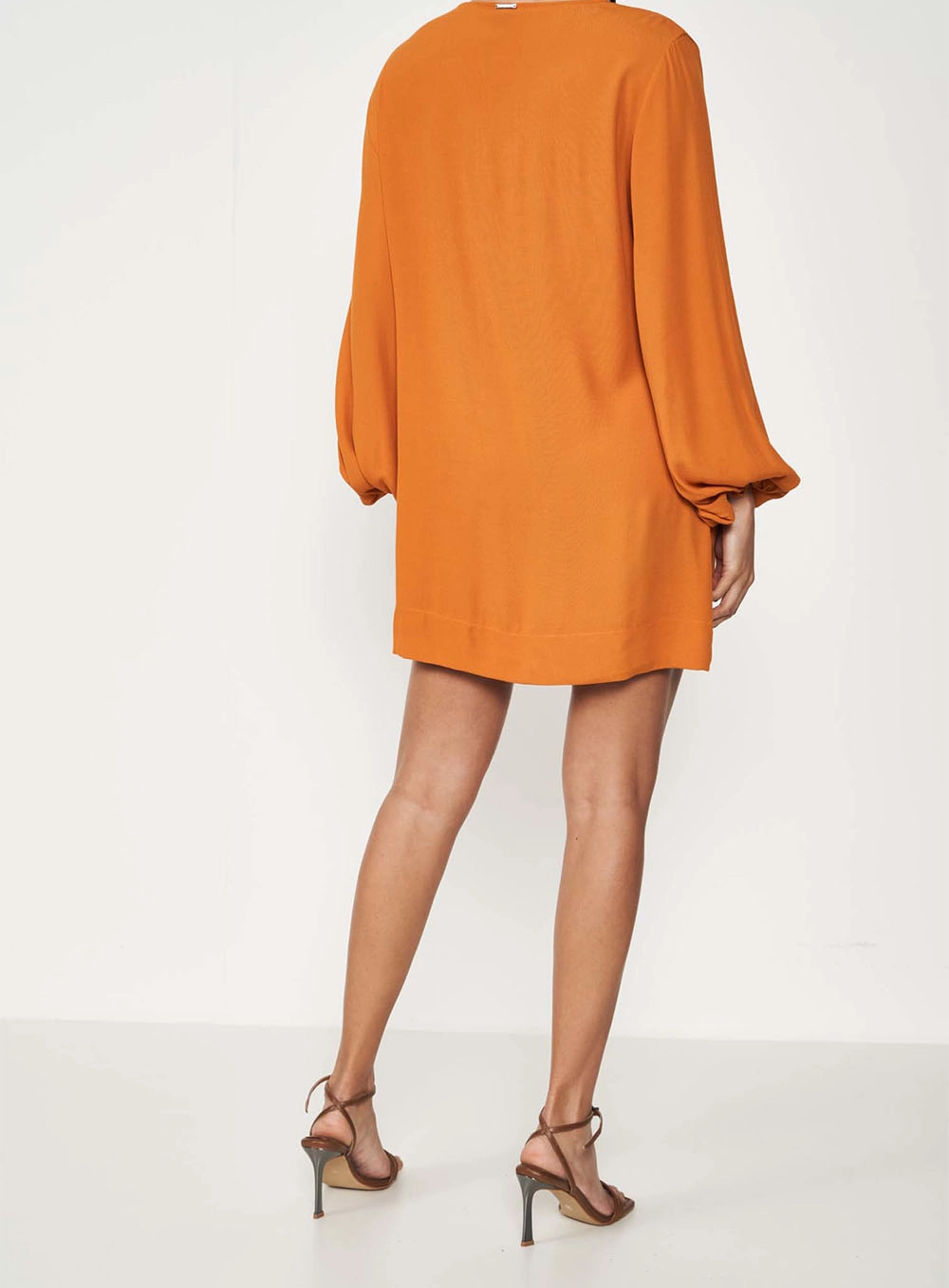 Vestido Curto Manga Bufante Marrom Evermore