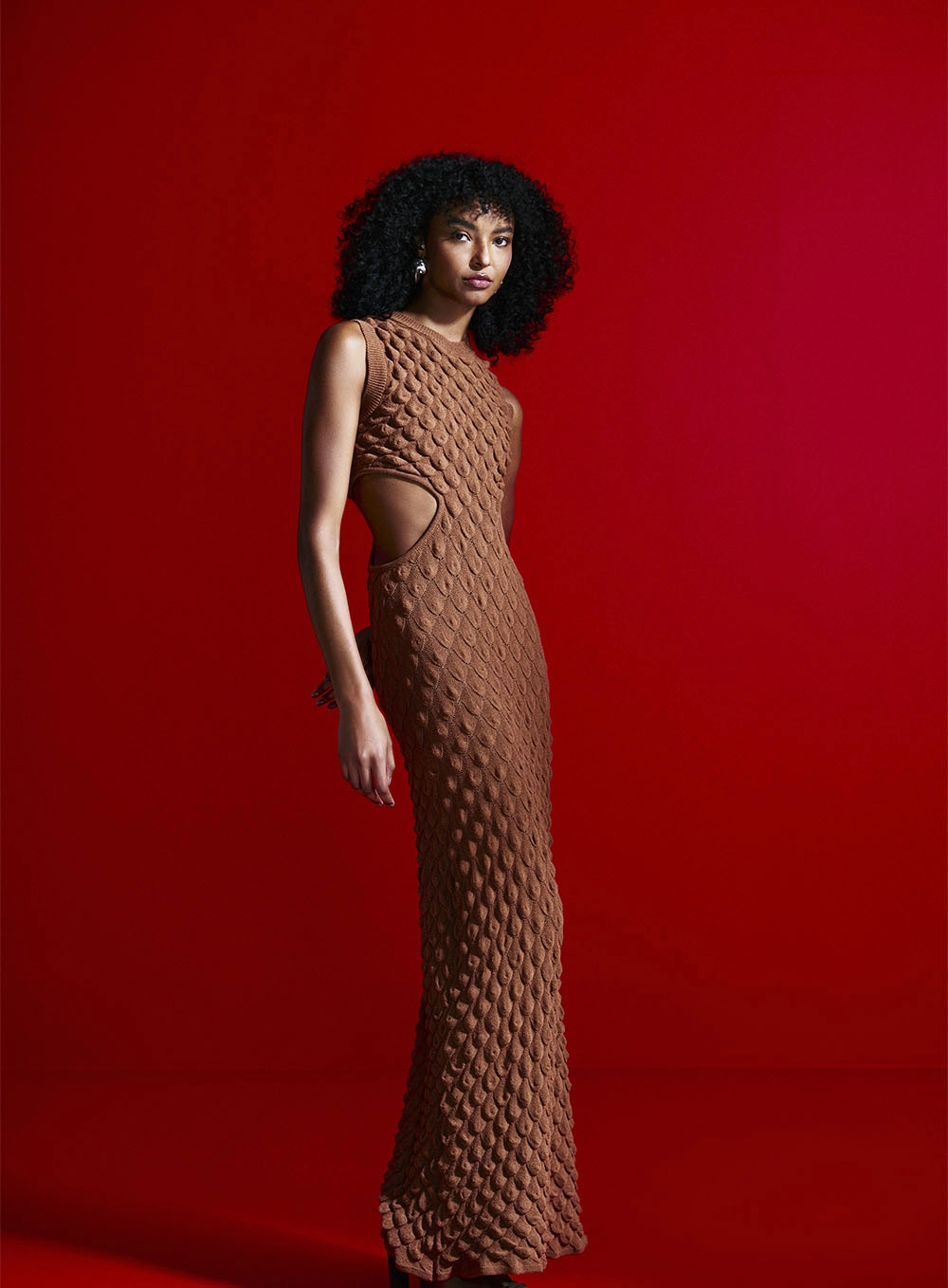 Vestido Longo Texturizado Com Recortes Marrom Evermore