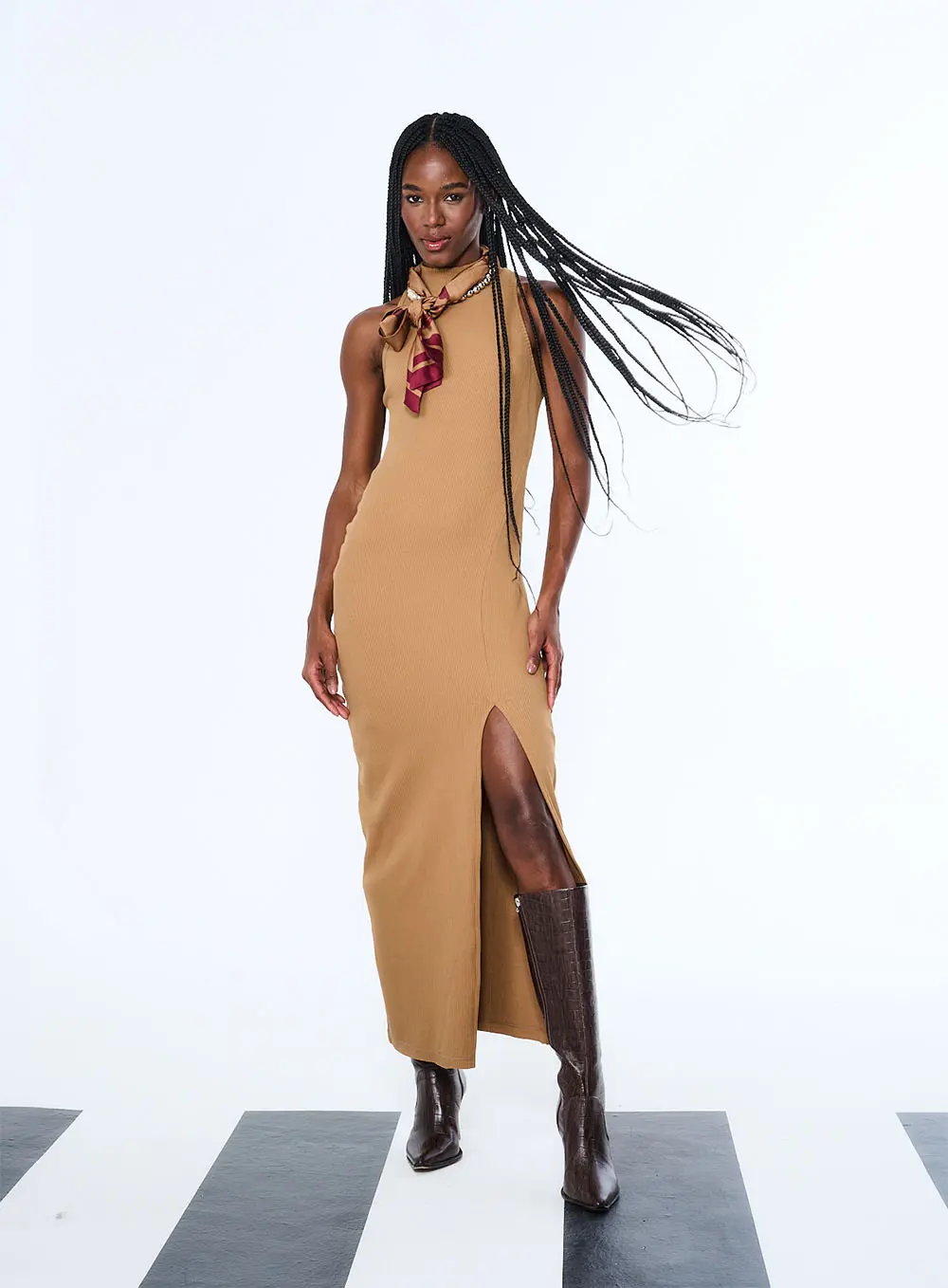 Vestido Longo Canelado Gola Alta Marrom 2