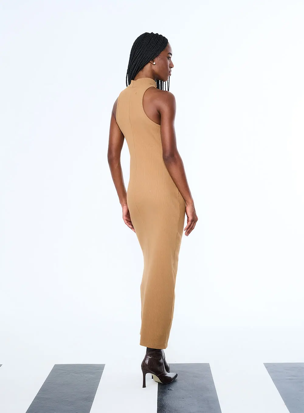 Vestido Longo Canelado Gola Alta Marrom 3
