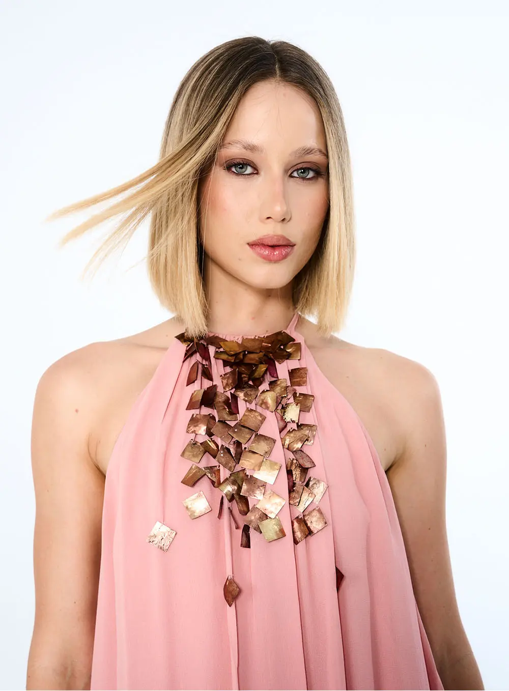 Vestido Com Bordado Manual Rosa 3