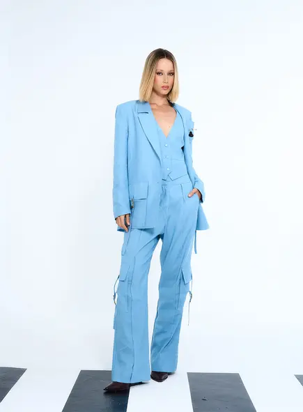 Colete Cropped Com Detalhe Nas Costas