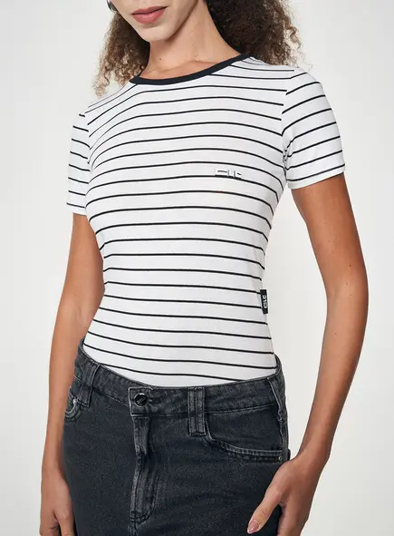 Camiseta Baby Look Com Listras