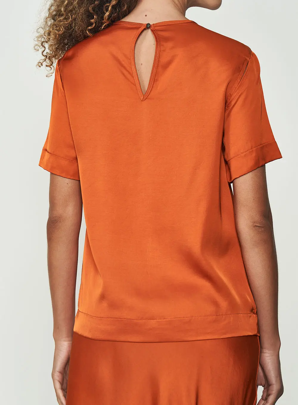 Camiseta Acetinada Box Laranja