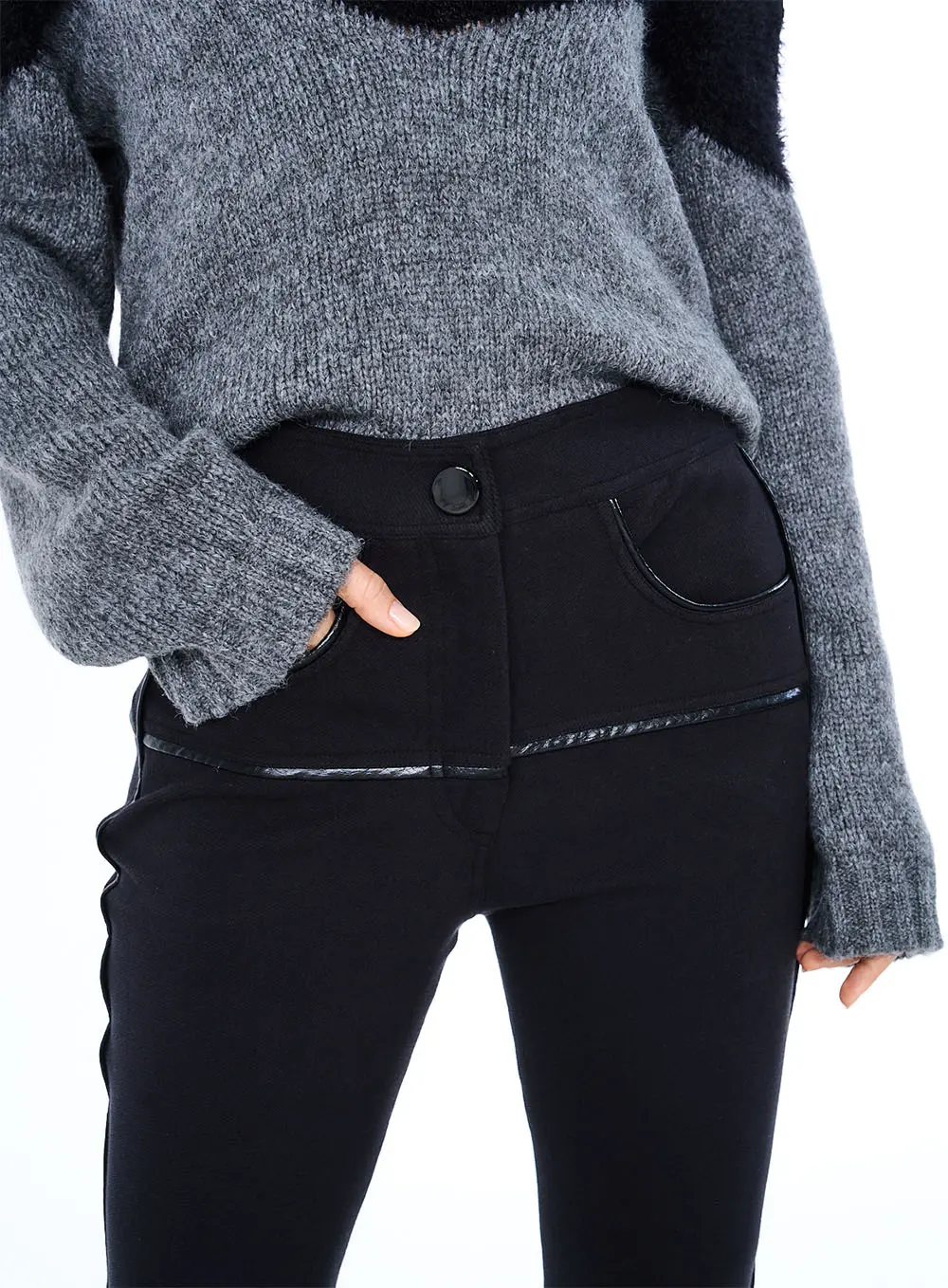 Calça Clochard Com Detalhe Preto 3