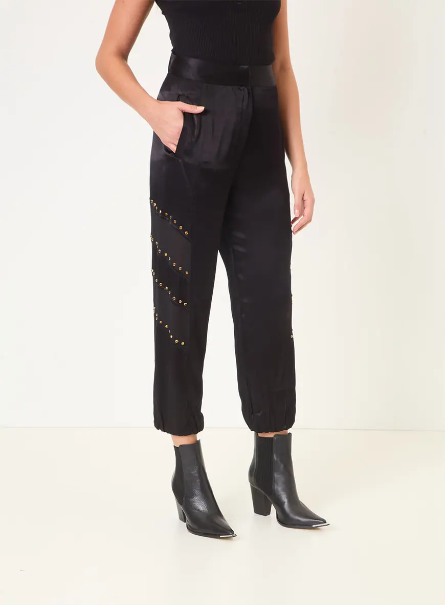 Calça Com Aplicação Preto 1
