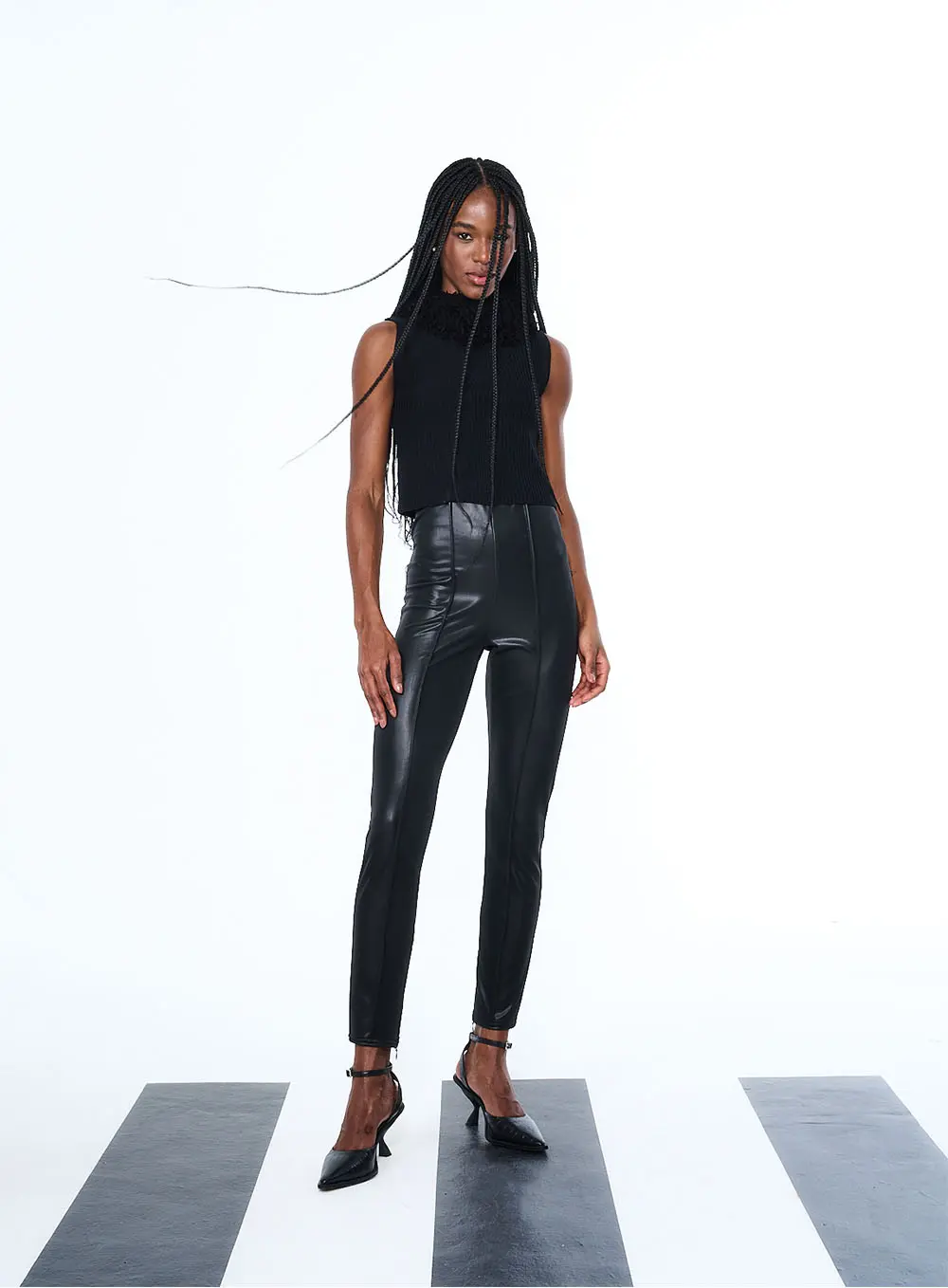 Calça Basic Comfort Em Pu Preto 2