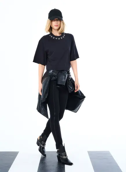 Calça Skinny Com Detalhes