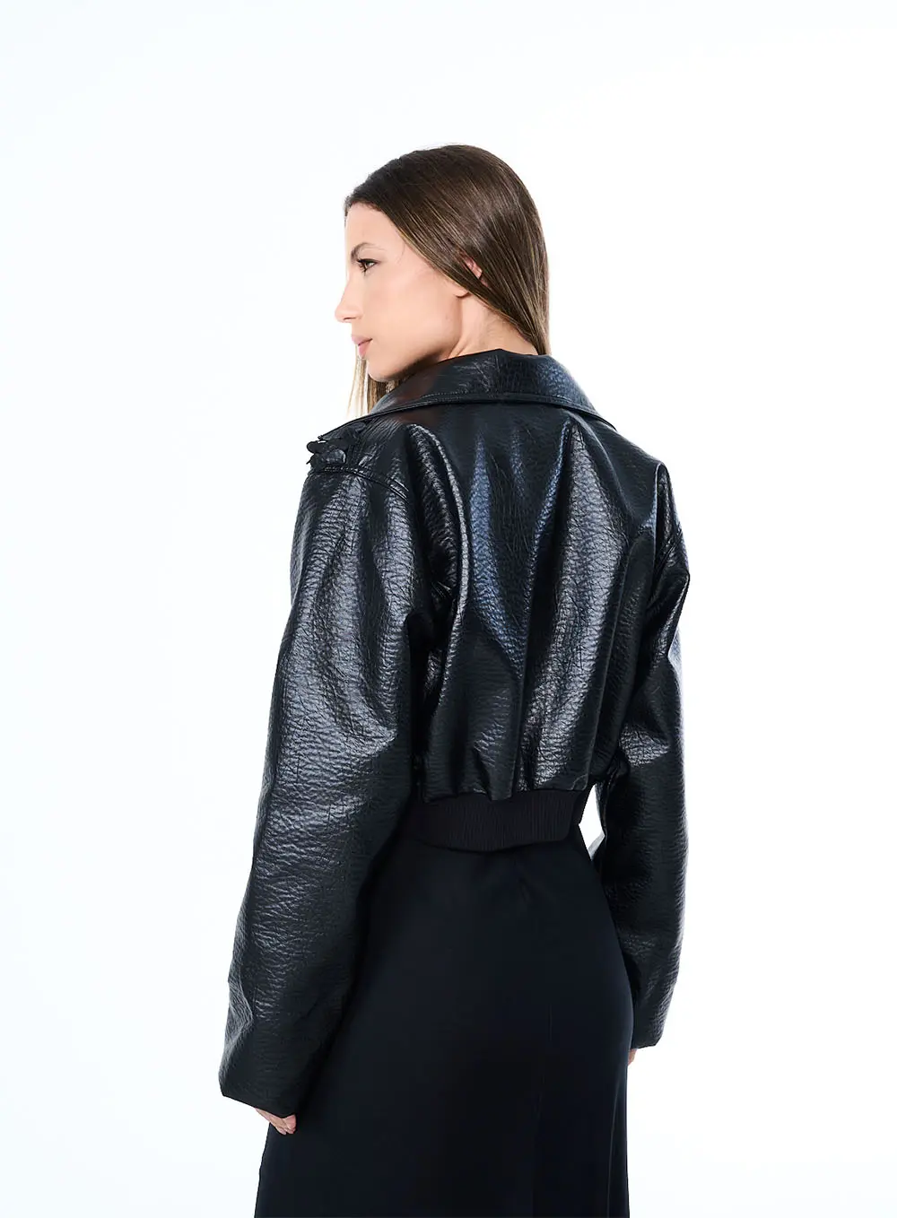 Jaqueta Cropped Com Escamas Preto 3