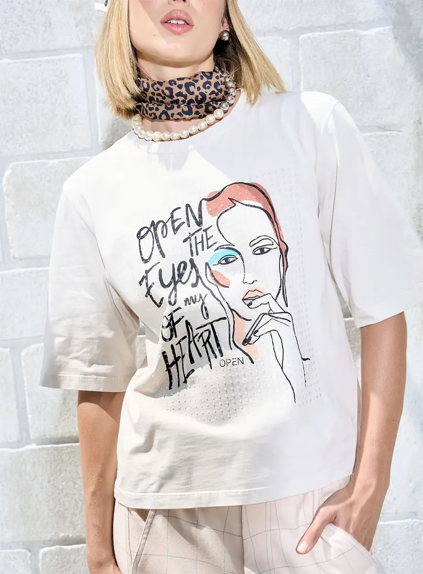 Camiseta Estampada Com Aplicação Bege 3