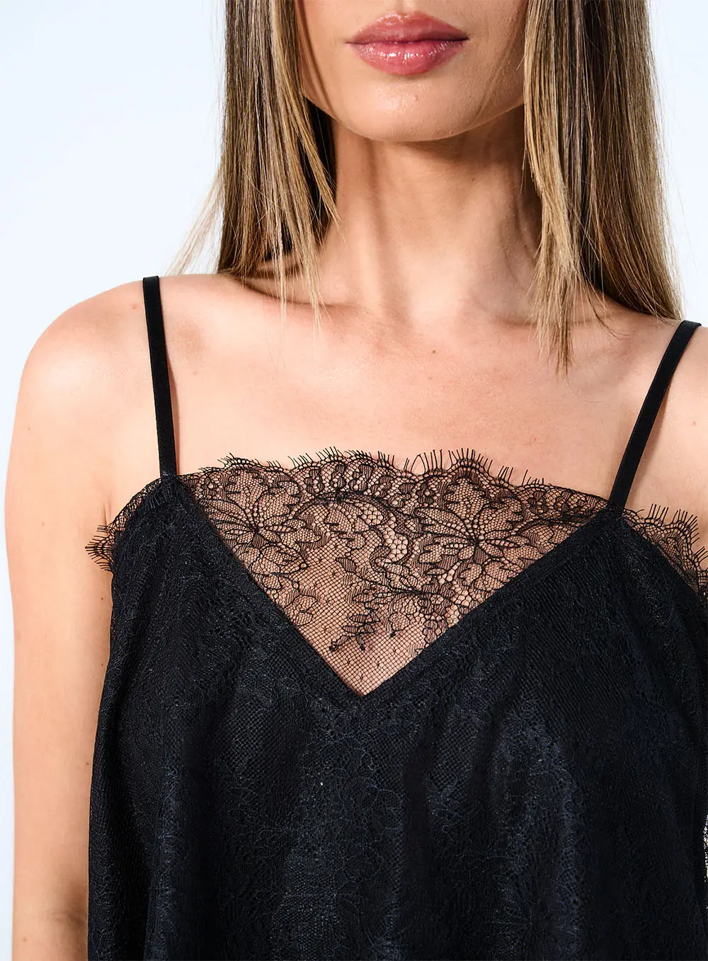 Blusa Detalhe Renda Preto 1
