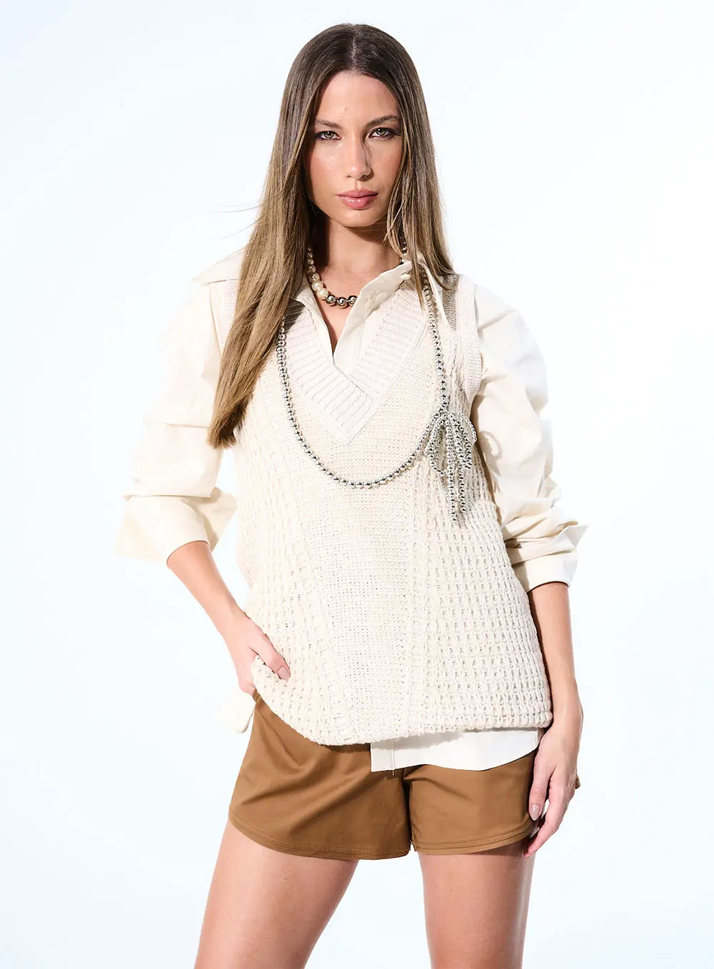 Colete Tricot Com Decote Em V Bege 1