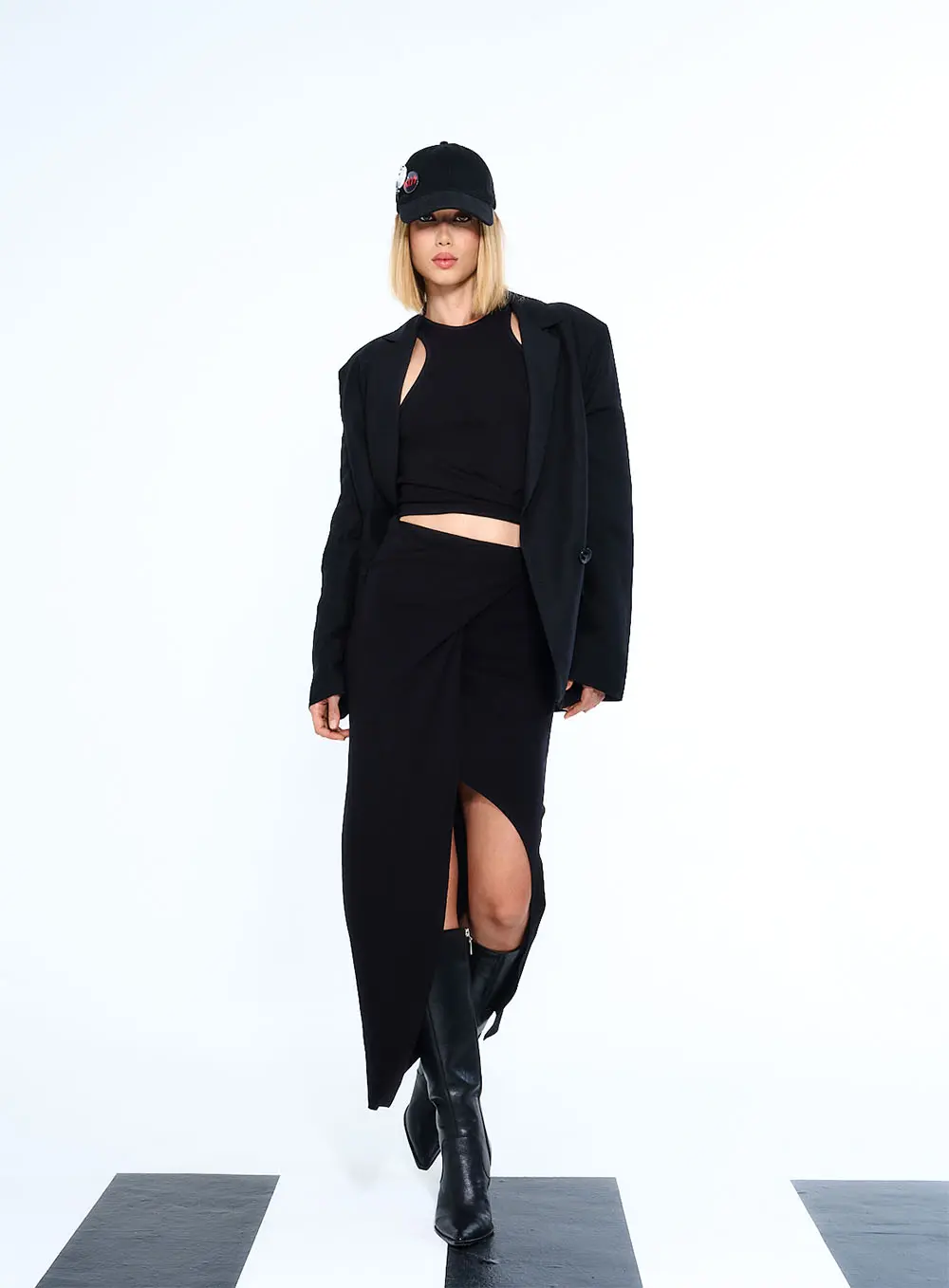 Blazer Feminino Alfaiataria Em Linho Basic Fit Preto 1
