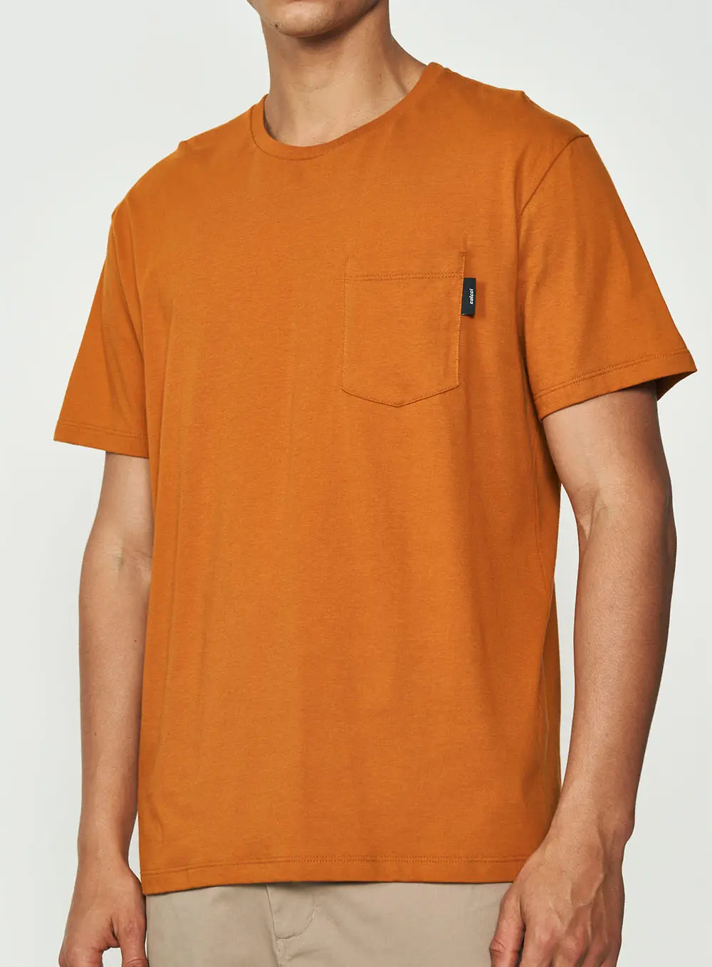Camiseta Com Bolso Amarelo Pumpkin