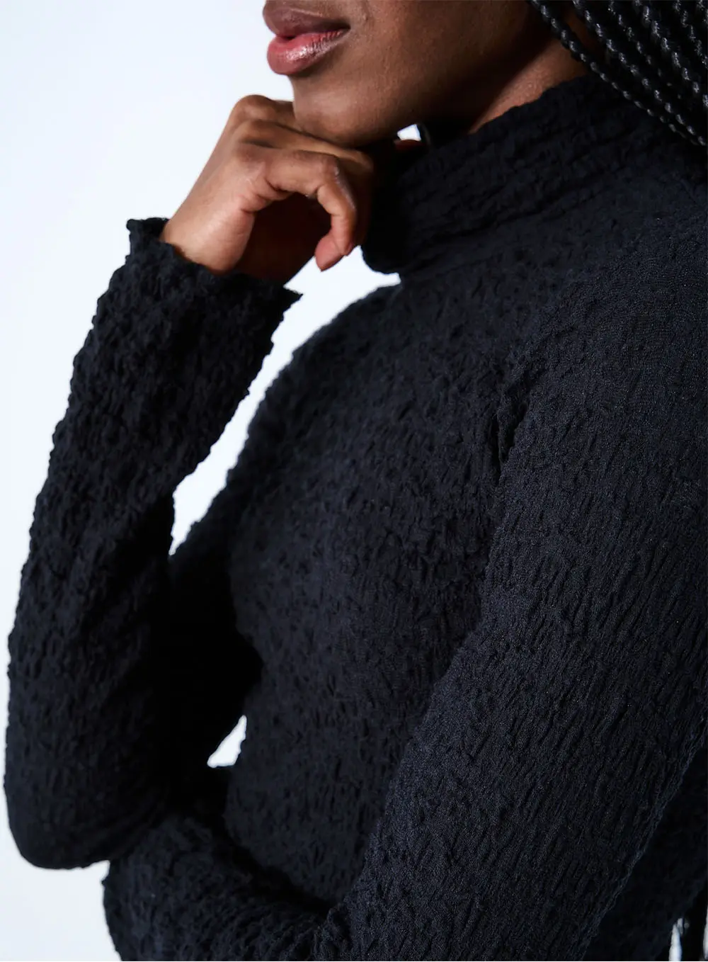Blusa Gola Alta Com Textura Preto 2