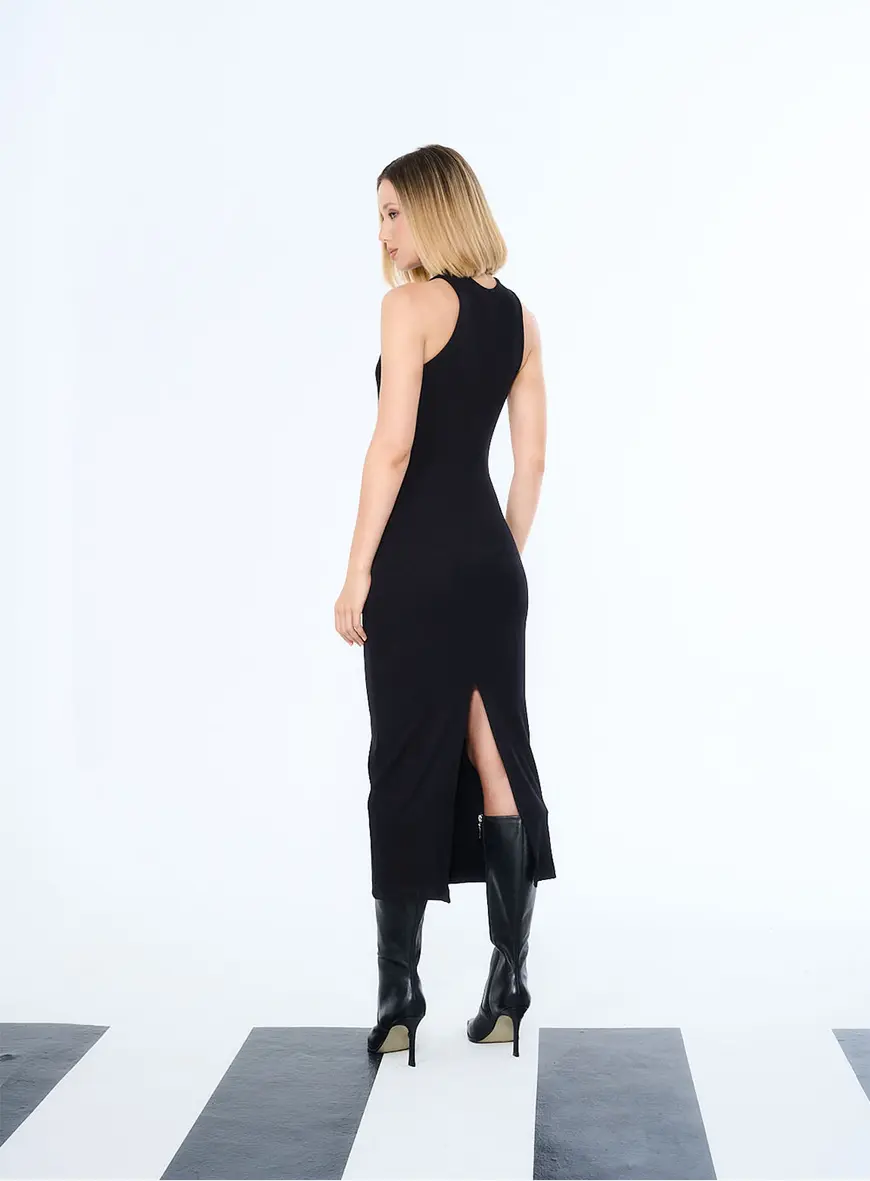 Vestido Midi Com Detalhe Em Metal Preto 4