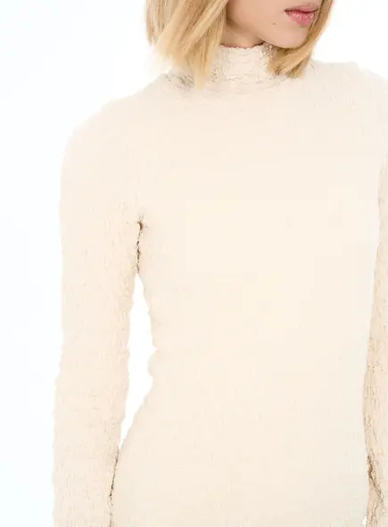 Vestido Gola Alta Com Textura