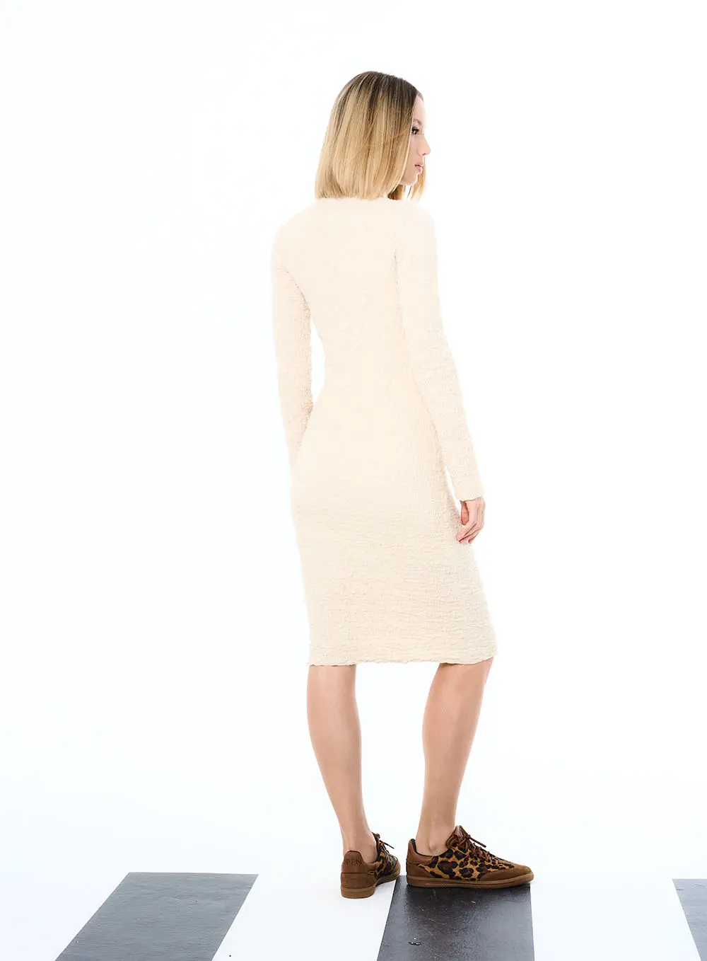 Vestido Gola Alta Com Textura Off Shell 2