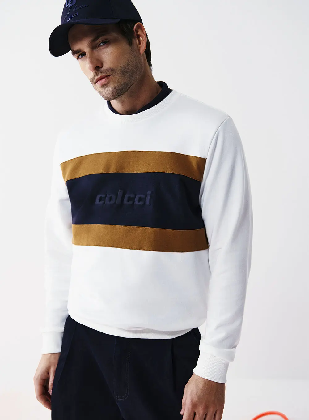 Suéter Masculino Com Blocos De Cor Off Shell