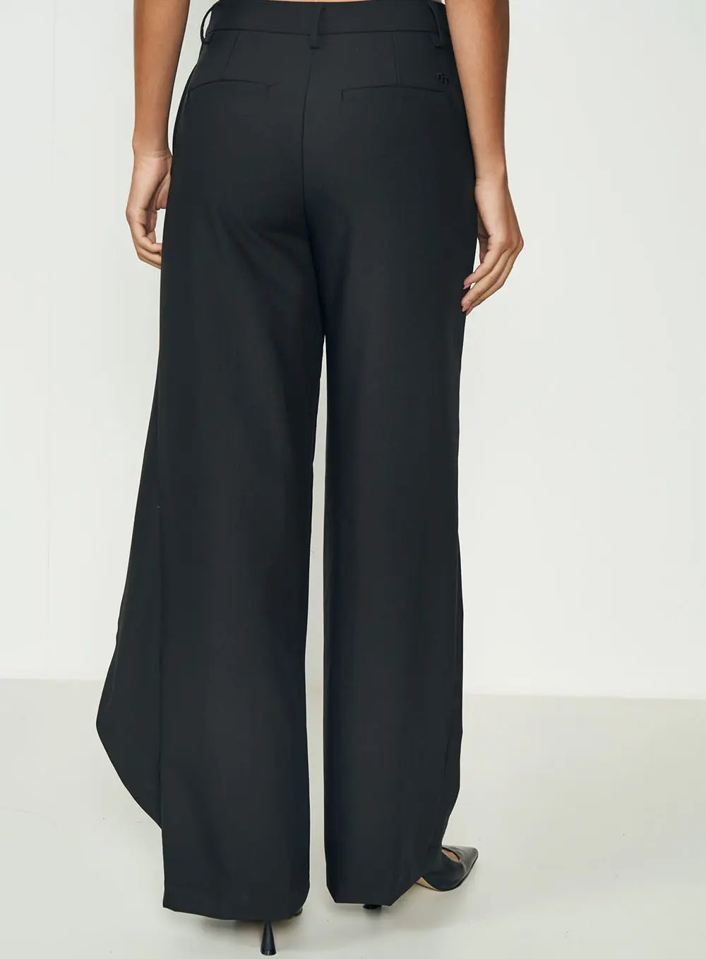 Calça Feminina Alfaiataria Com Frente Transpassada Preto
