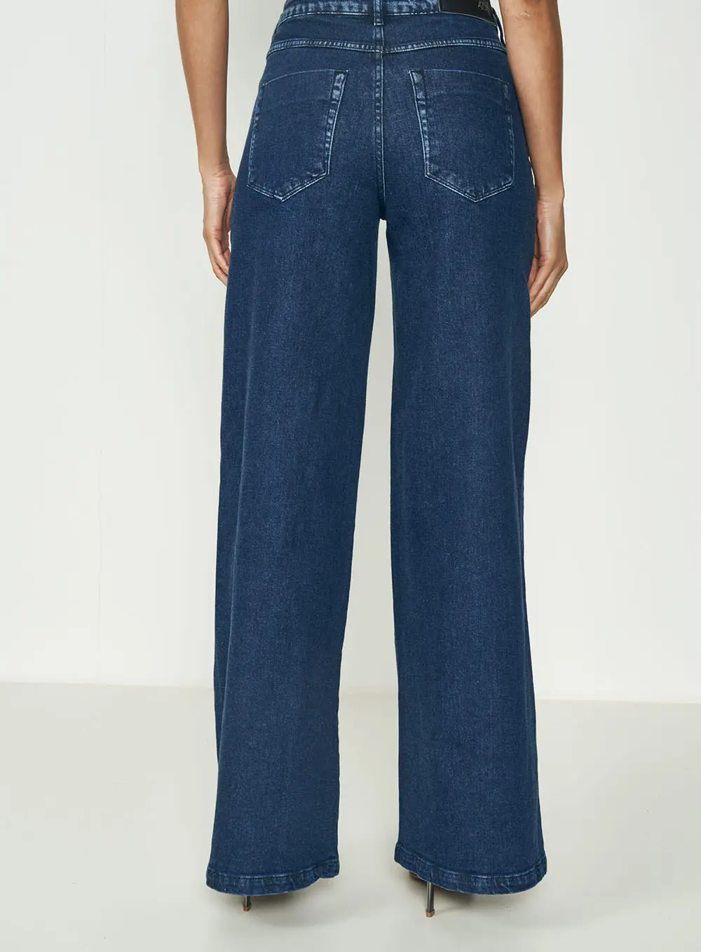 Calça Jeans Silvia Com Bordado Manual Índigo