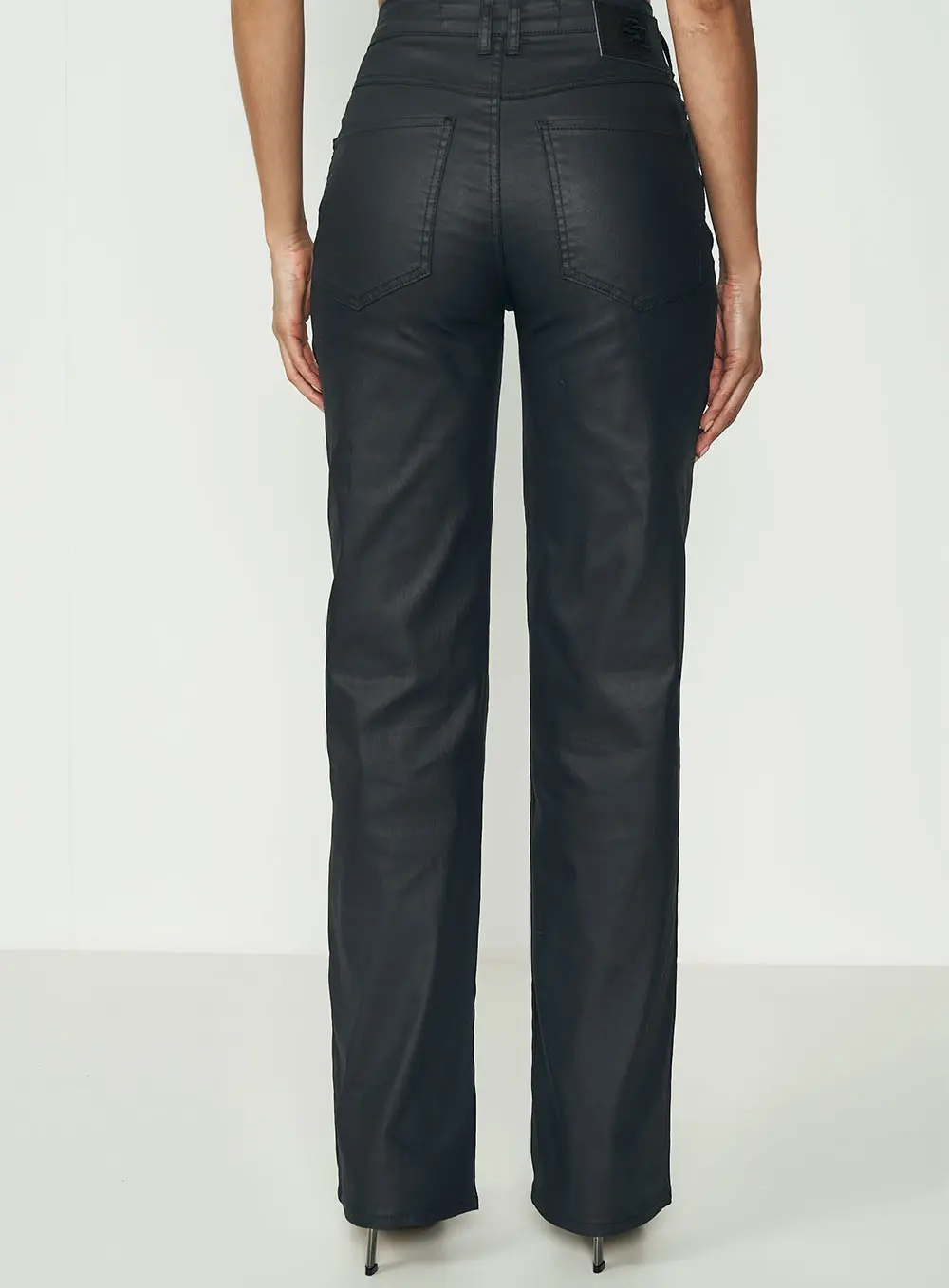 Calça Resinada Reta - Juliette Preto