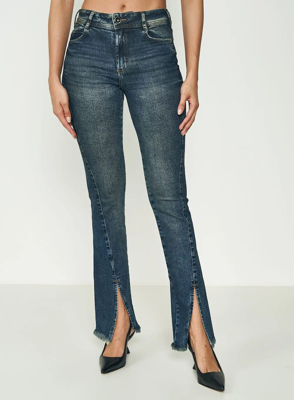 Calça Jeans Reta Com Fenda Índigo