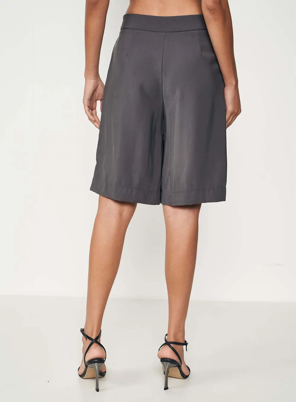 Bermuda Alfaiataria Reta Longline - Jade Cinza