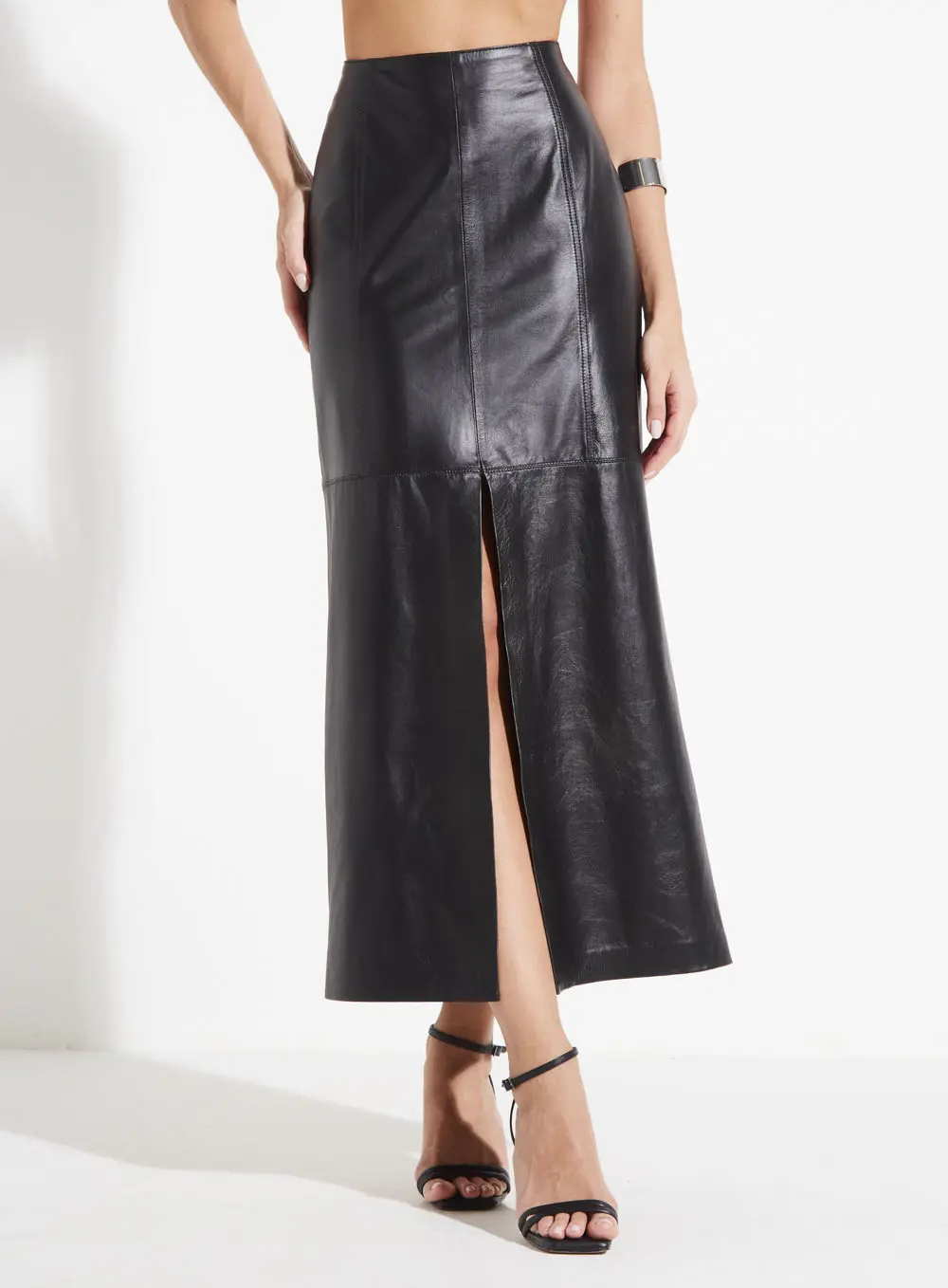 Saia Midi Couro Preto