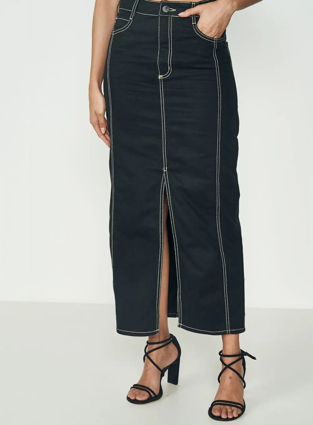 Saia Sarja Midi Com Fenda Frontal Preto