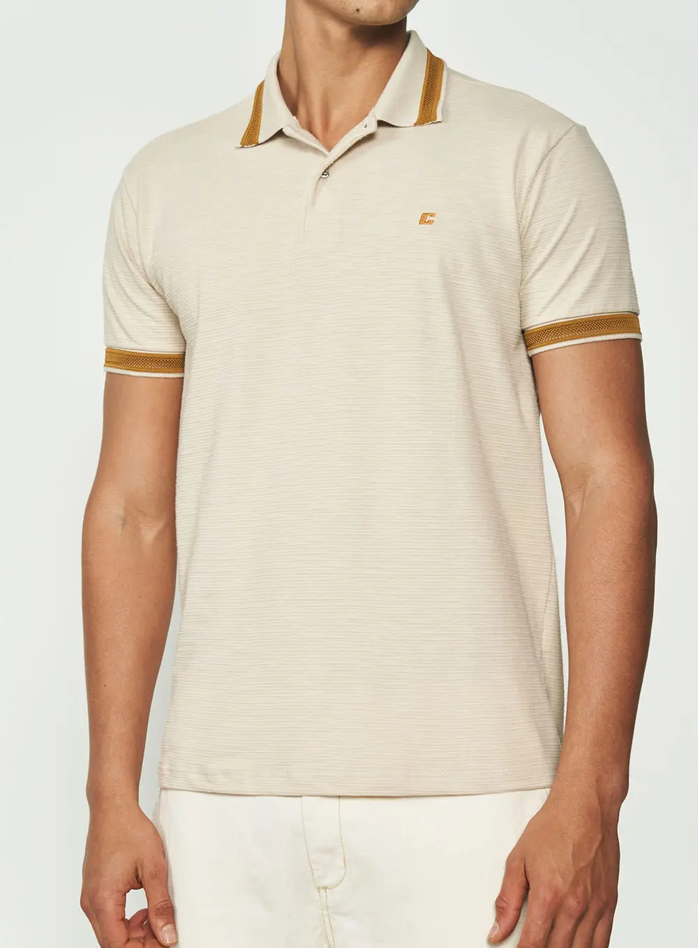 Polo Texturizada Detalhe Gola Bege