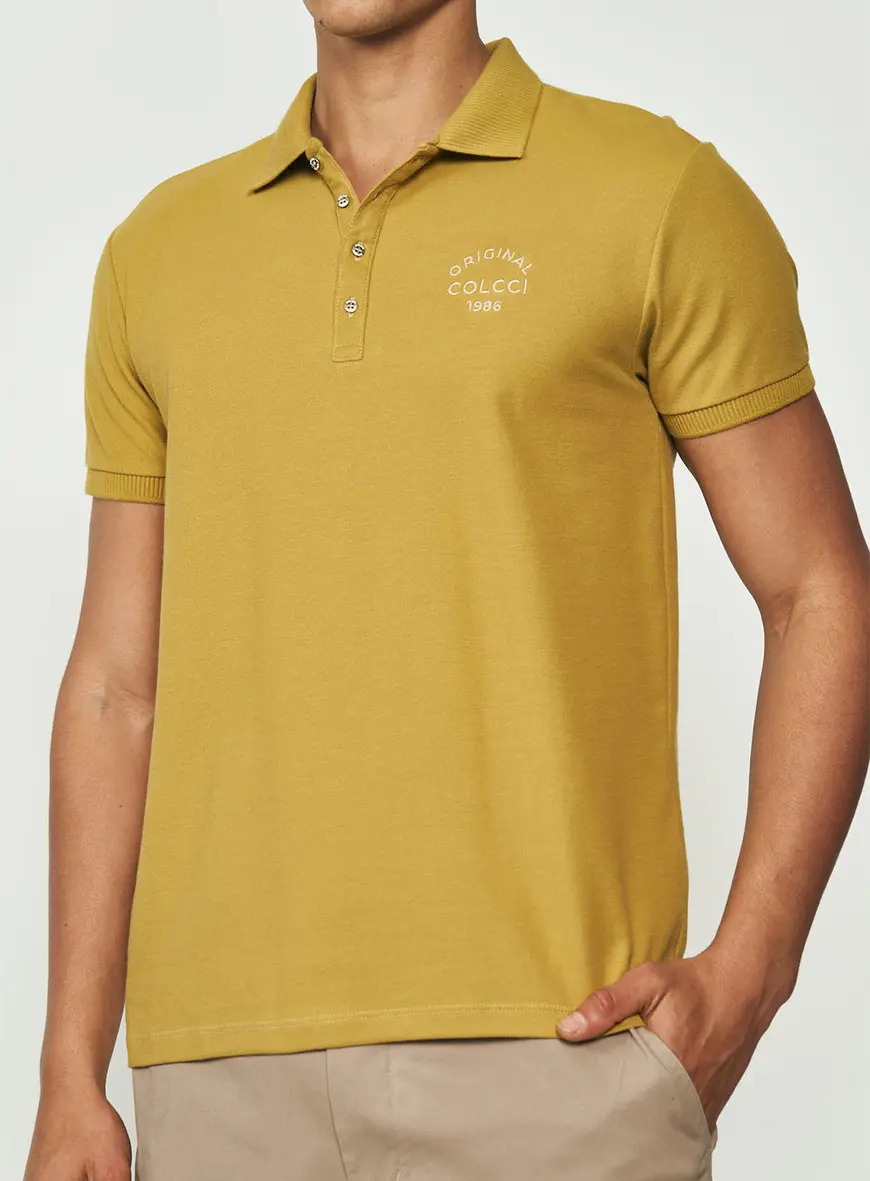 Polo Masculina Com Detalhe Em Logo