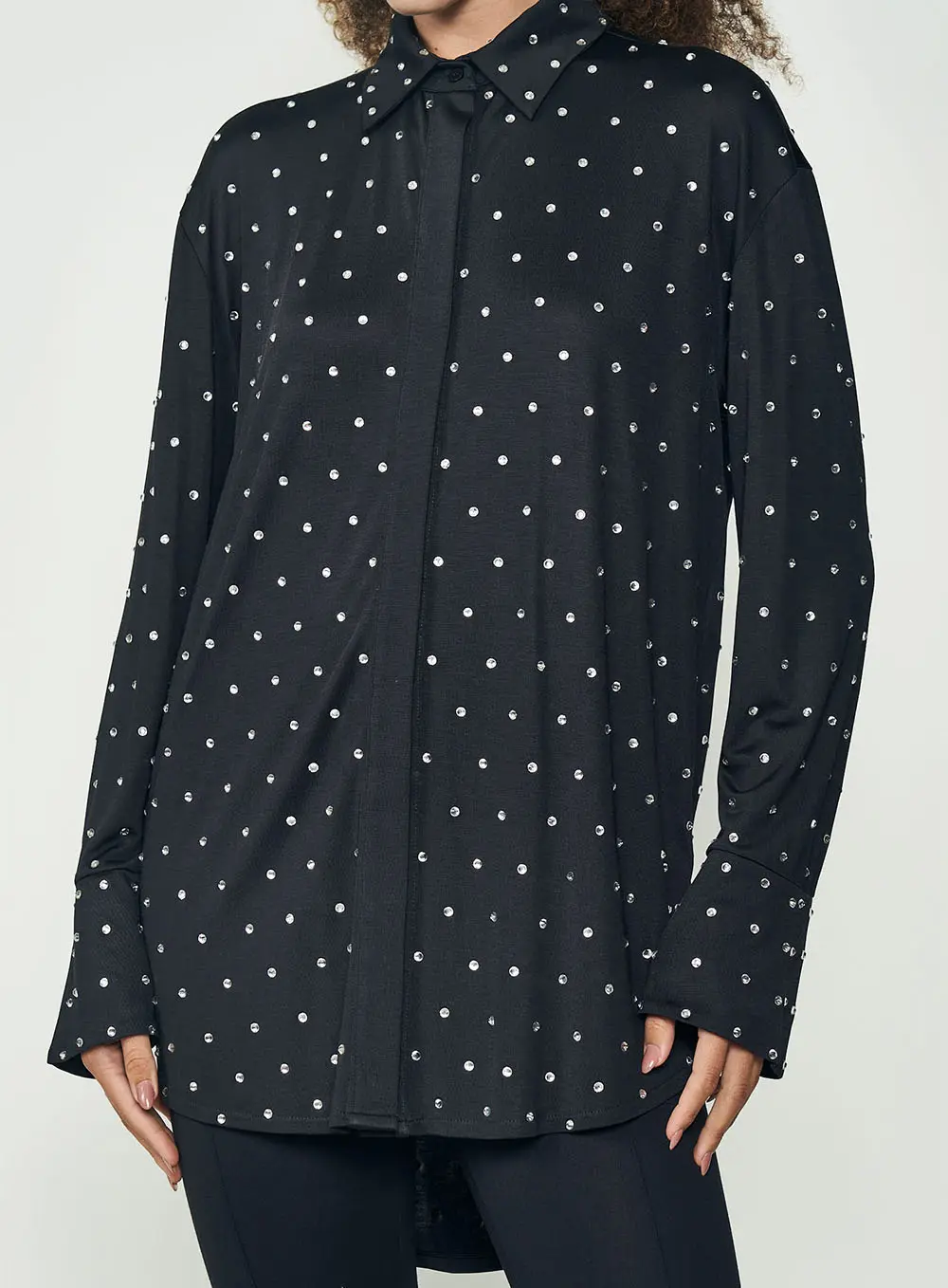 Camisa Feminina Com Aplicação - Loose Preto