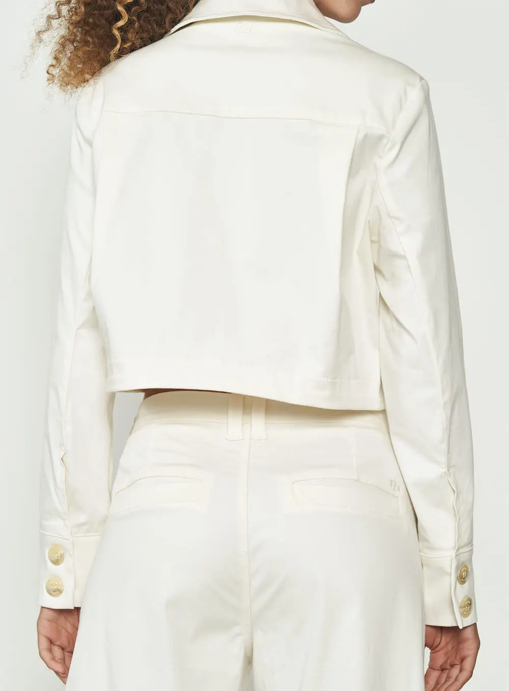 Jaqueta Creamy Chic Off Shell