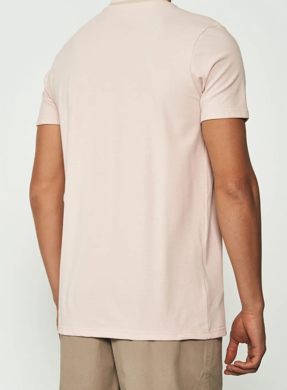 Camiseta Gola Detalhe Rosa Flutter