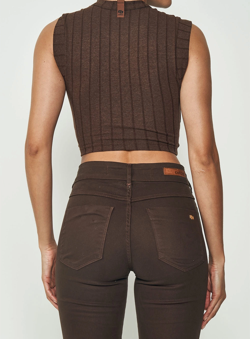 Blusa Canelada Com Torção Frontal Marrom