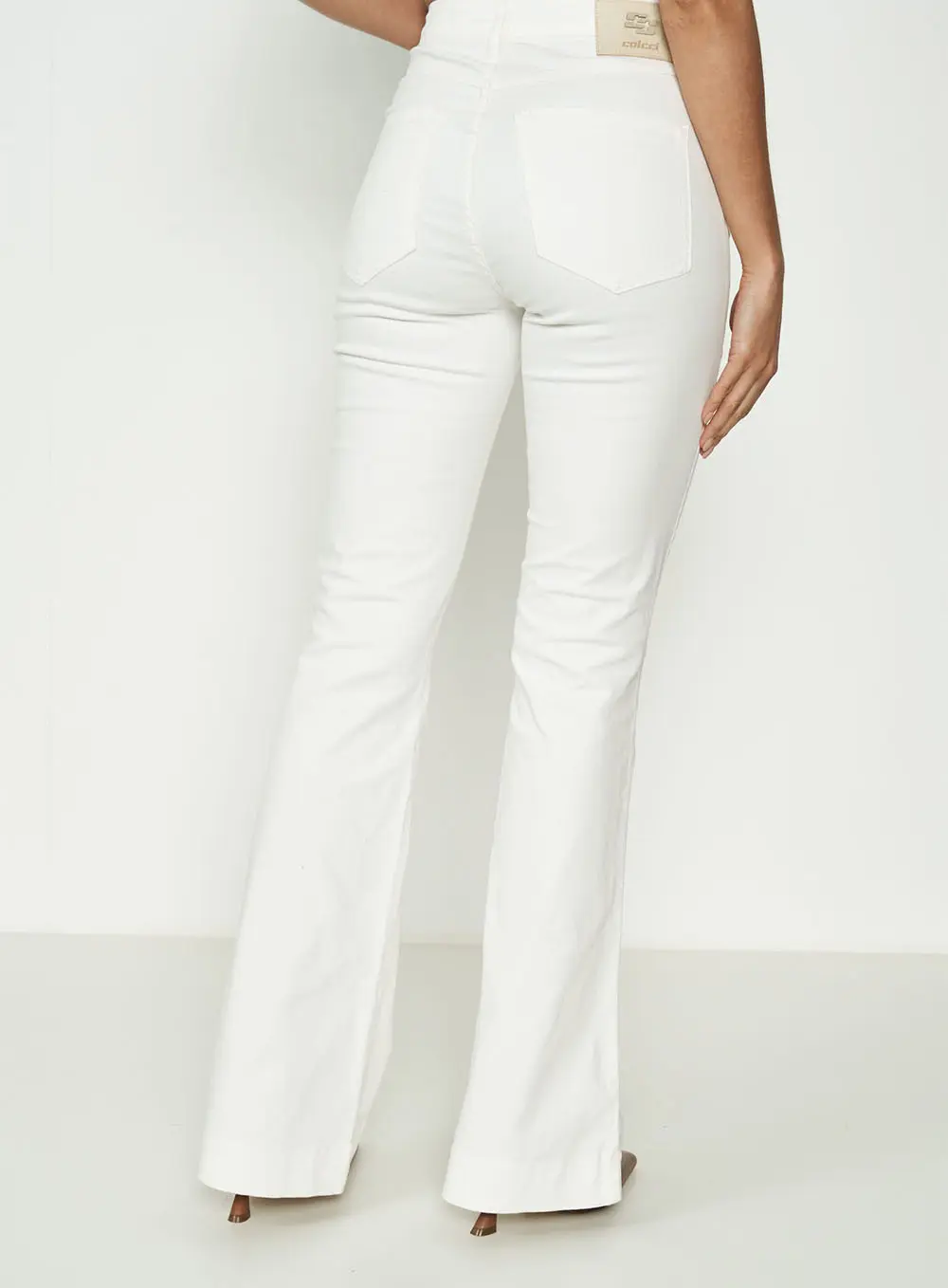 Calça Sarja Bruna Stretch Flare Off Shell
