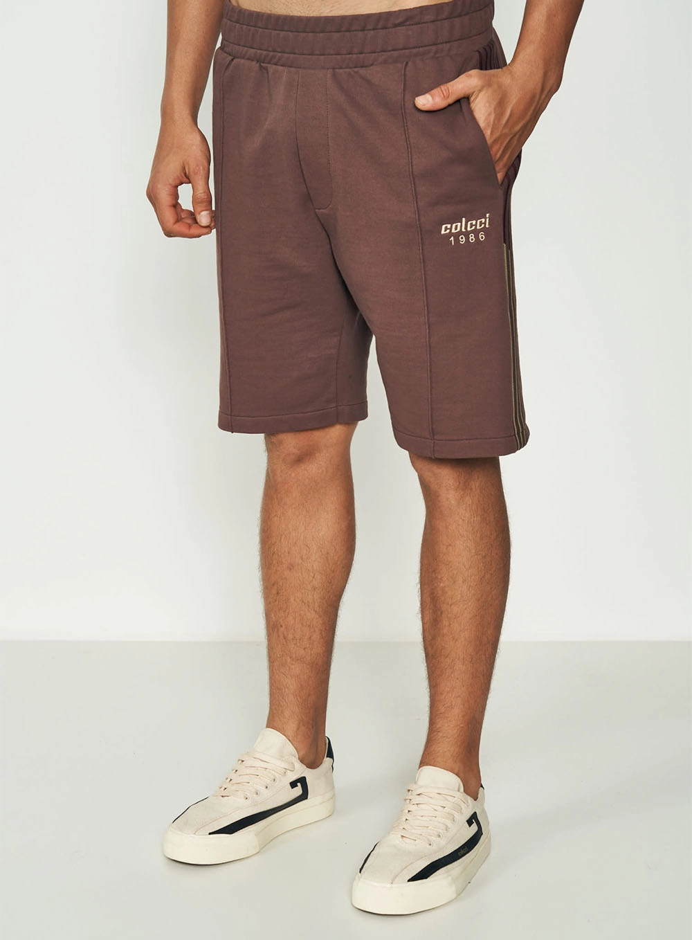 Bermuda Slim Com Elástico Marrom Nobuck