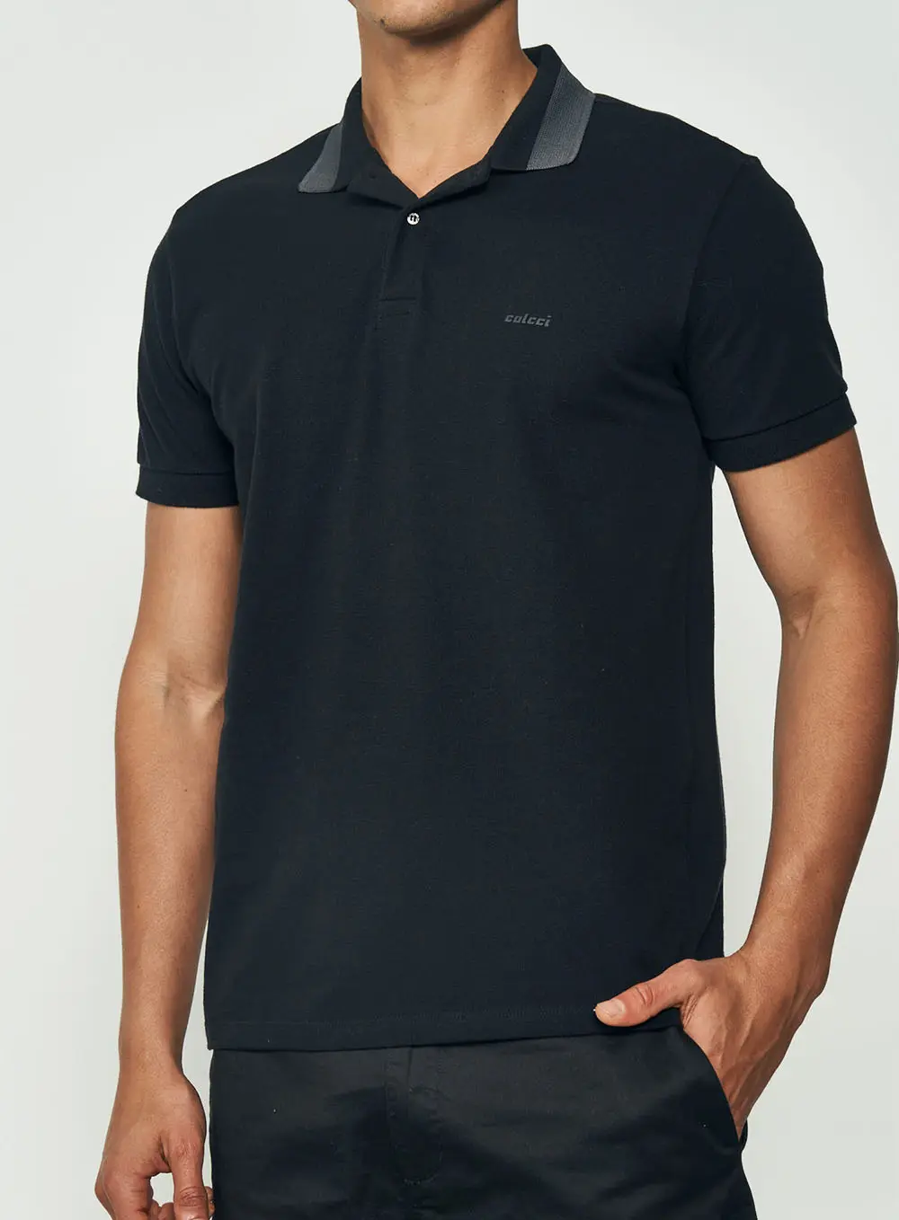 Polo Masculina Com Gola Contrastante Preto