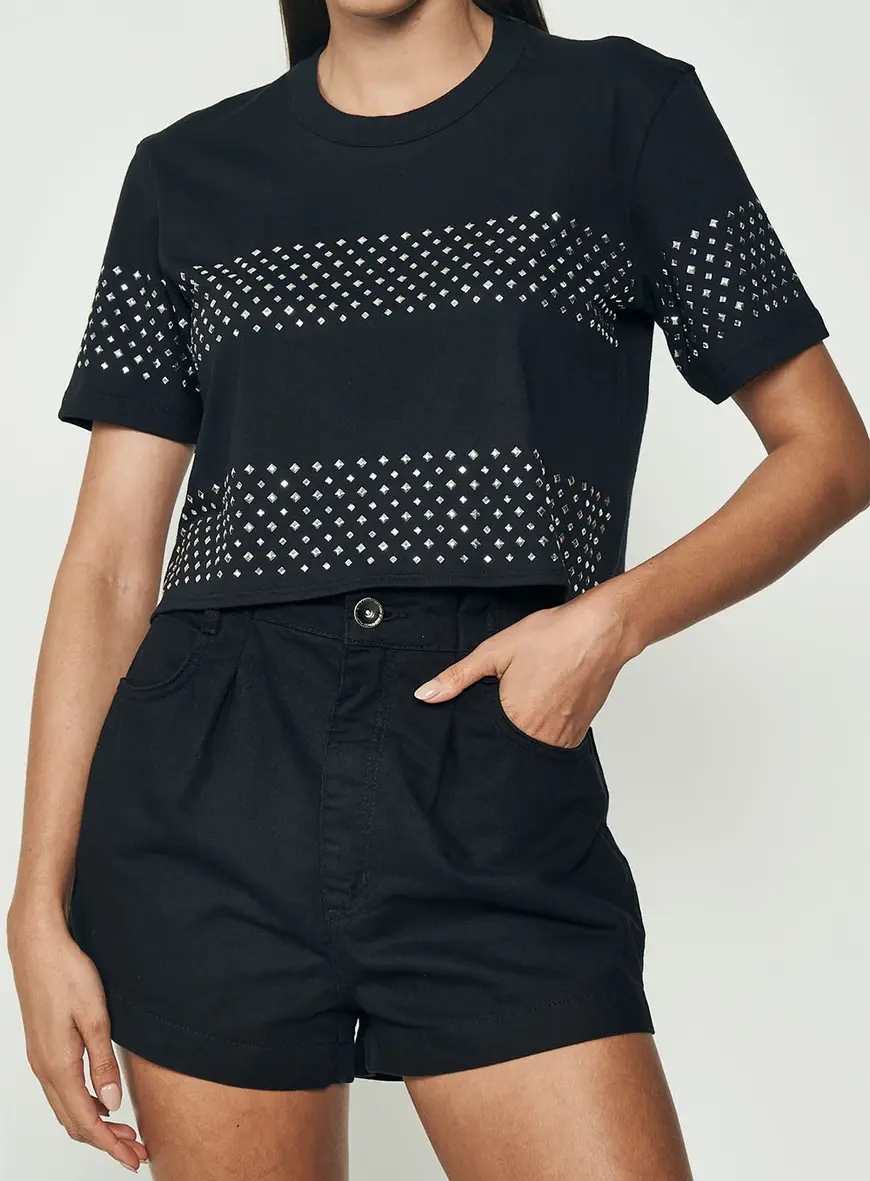Camiseta Cropped Com Tachas